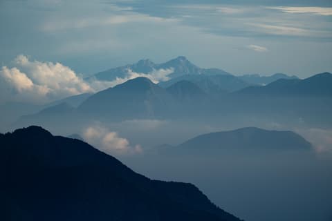 治茆山 cover photo